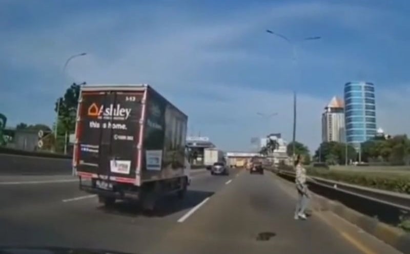 Viral Perempuan Seberangi Tol JORR, Polisi Cari Identitas Pelaku