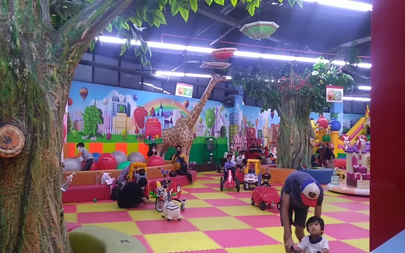 Wahana Bermain Anak Dibuka, Warga Bandung Serbu Mal