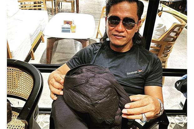  Blangkon Kesayangan Gus Miftah Laku Rp200 Juta dalam Lelang