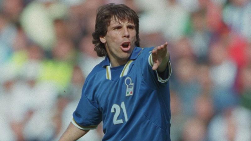 Gianfranco Zola Sebut Satu Bek Paling Ganas di Muka Bumi: Kaki Saya Butuh Es usai Lawan Dia
