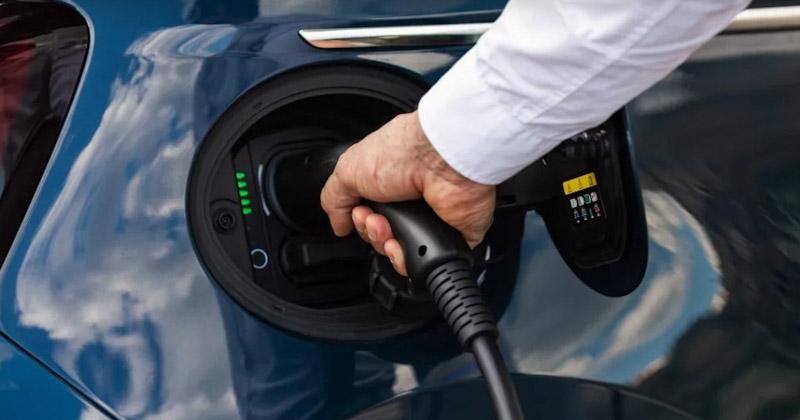 Perbandingan Biaya Perawatan Mobil Listrik dan Bensin setelah 3 Tahun, Ini Paling Murah