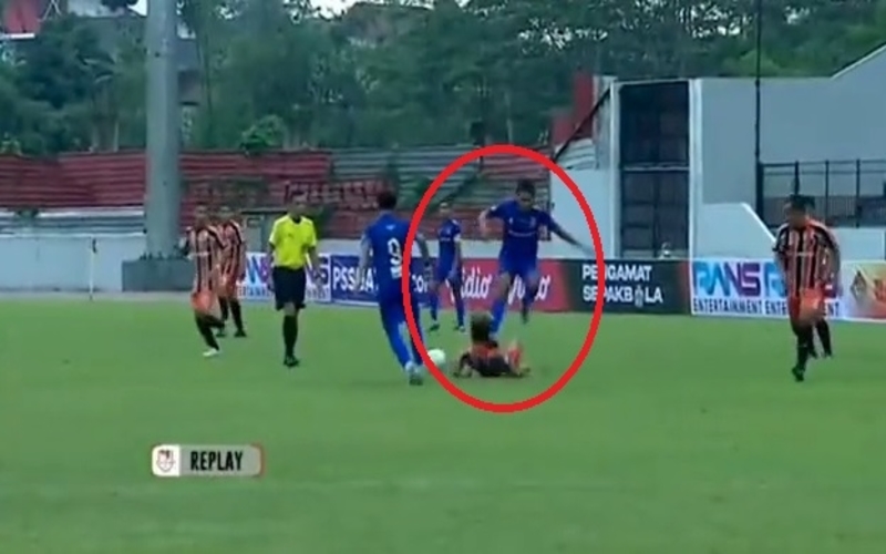 Viral Video Tendangan Horor ke Leher Pemain PPSM Magelang, Netizen Soroti Kinerja Wasit