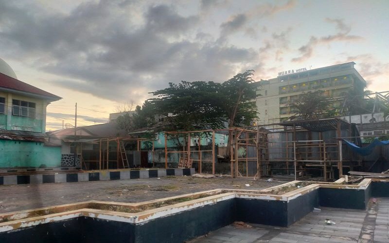 Lapak Akan Dipakai Pemilik Lahan, PKL di Ternate Pilih Benteng Oranye jadi Areal Dagang
