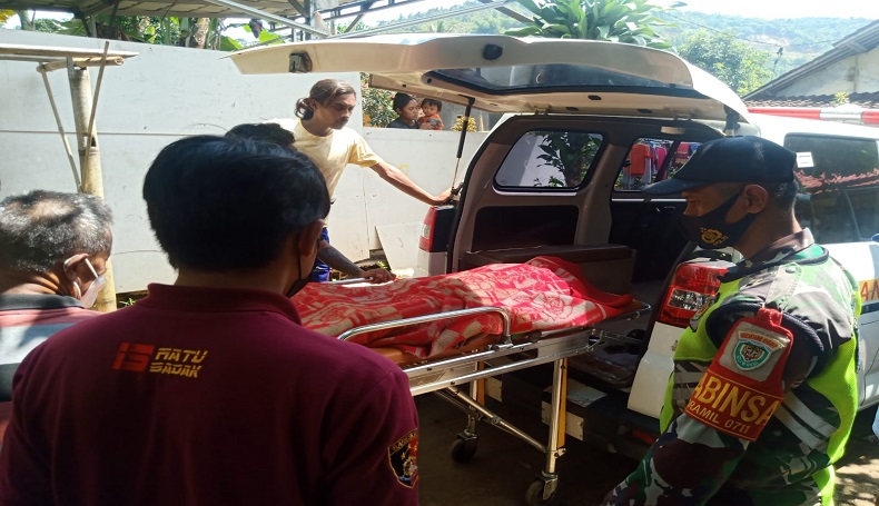 Ibu Rumah Tangga di Sukabumi Tewas Tergantung, Keluarga Histeris