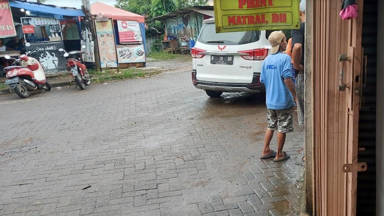 Menegangkan Penangkapan Residivis di Tangsel, Polisi Diserang Keluarga Pelaku Gunakan Pedang