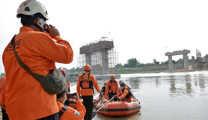 Longboat Terbalik Dihantam Gelombang Tinggi di Perairan Sula, 1 Tewas 2 Selamat