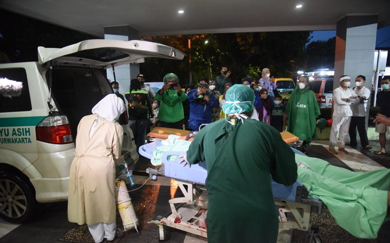 Innalillahi, Driver Ojol yang Tertimpa Pohon di Purwakarta Meninggal
