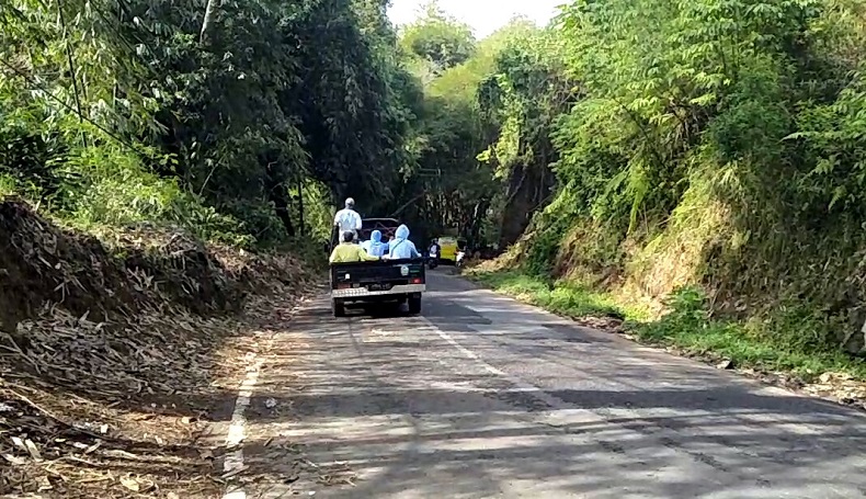 Sempat Tertutup Longsor, Jalan Kolonel Masturi KBB Kembali Dibuka