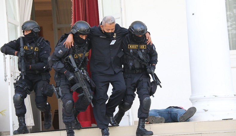 Aksi Yonif Raider 411 Kostrad Bebaskan Bupati Boyolali yang Disandera Teroris