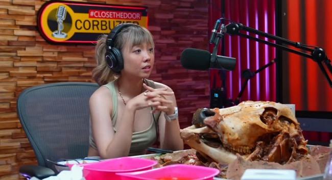 Kedatangan Vlogger Bella Kuku, Deddy Corbuzier Histeris Melihat Bakso Kepala Sapi