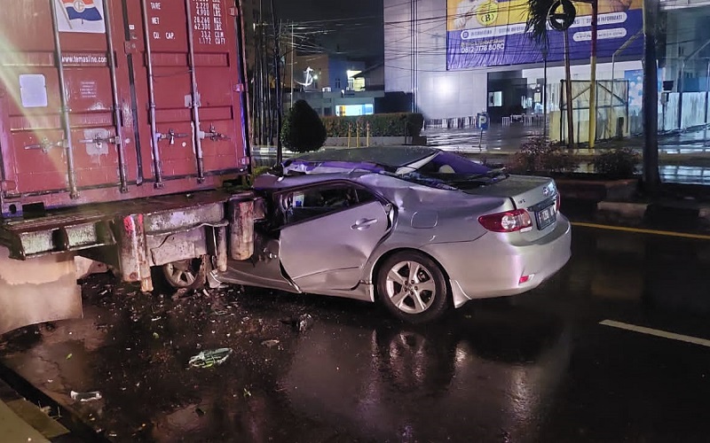 Mobil Dokter Asal Lampung Tabrak Truk di Palembang, 1 Tewas di Tempat