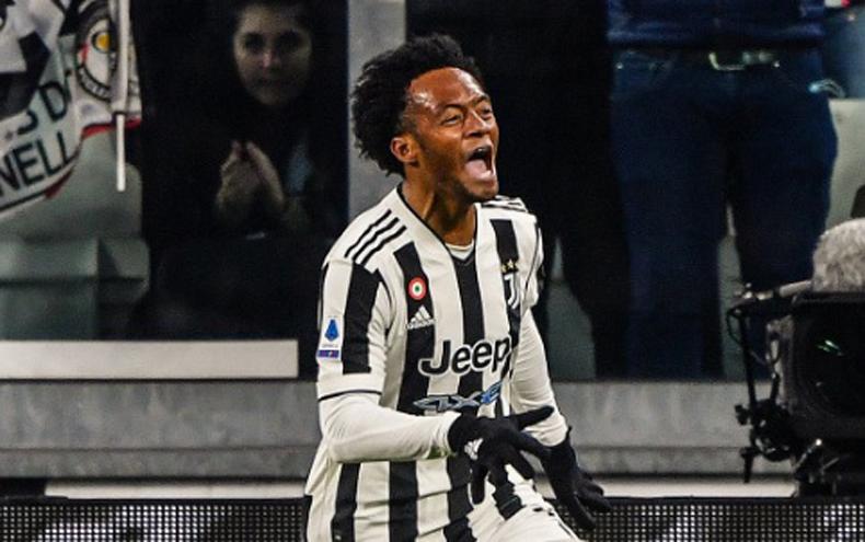 Juventus Tumbangkan 10 Pemain Fiorentina, Juan Cuadrado Pahlawan