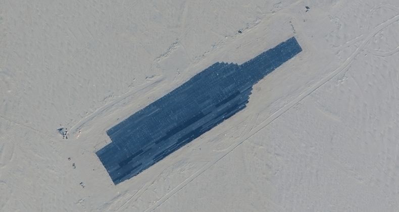 China Bangun Kapal Induk AS Tiruan untuk Dijadikan Sasaran Uji Coba Rudal