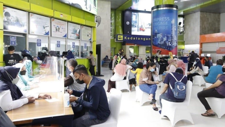 Peringatan Hari Pahlawan, Guru hingga Tenaga Kesehatan Gratis Naik Kereta Api Jarak Jauh