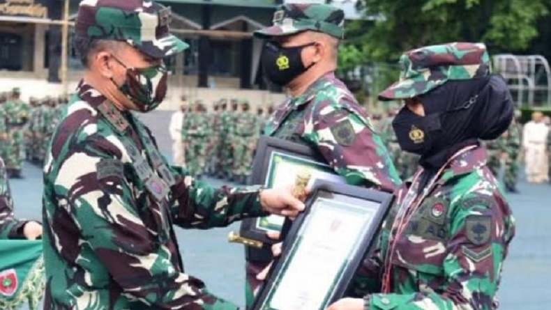Prajurit TNI Berprestasi di Bidang Olahraga Dapat Penghargaan dari Pangdam Hasanuddin