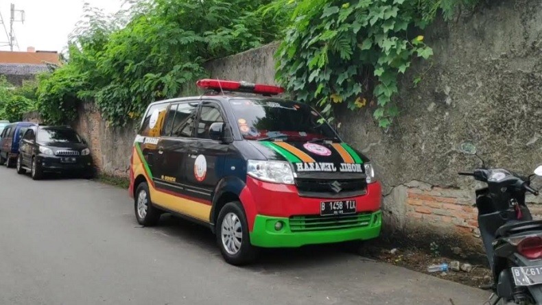 Remaja Nekat Curi Lampu Strobo Mobil Jenazah di Jatinegara, Modus Pura-Pura Main HP