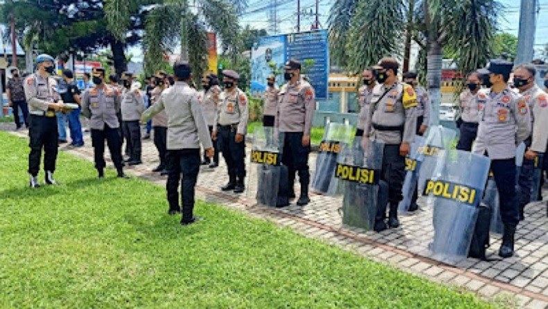 Cek Kesiapan Pasukan Dalmas, Ini yang Dilakukan Wakapolres Bitung