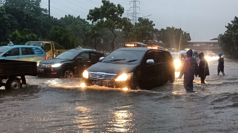 Pemprov DKI Sebut Banjir Surut Kurang dari 6 Jam