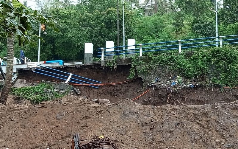 Jelang WSBK, Jalan Kawasan Wisata Senggigi Lombok Barat Kembali Ambles