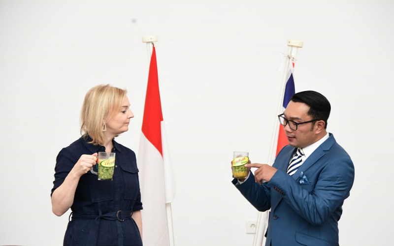 Bertemu Menlu Inggris di Bogor, Ridwan Kamil Suguhkan Es Cendol Elizabeth