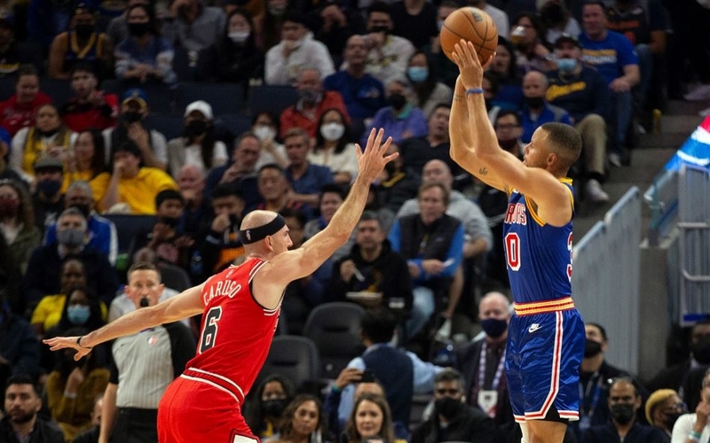 Hasil NBA 2021/2022: LA Lakers dan Bucks Tumbang, Warriors Belum Terbendung