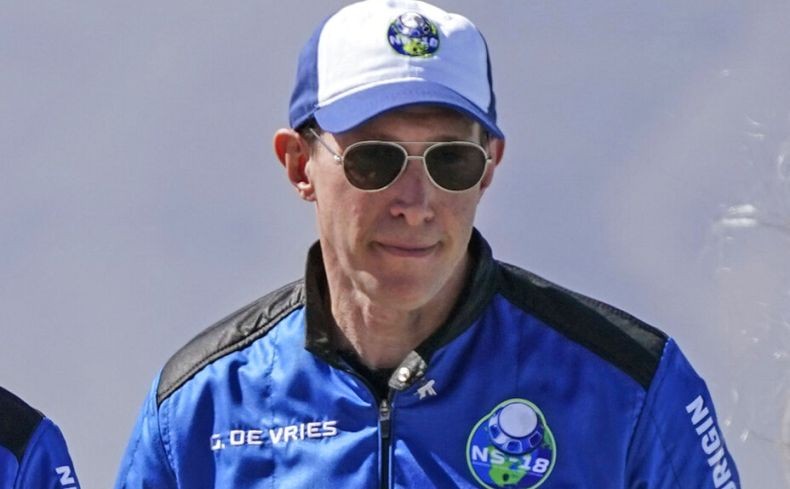 Pria yang Ikut ke Luar Angkasa Bersama Perusahaan Jeff Bezos Tewas dalam Kecelakaan Pesawat
