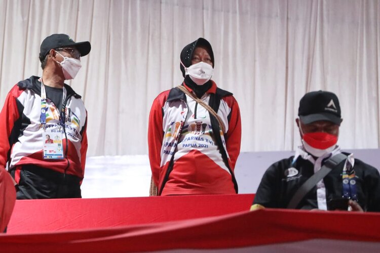 Mensos Dampingi Presiden dalam Penutupan Peparnas XVI Papua