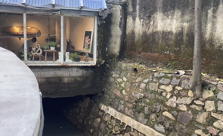 Viral Bangunan di Atas Saluran, Camat Mampang Minta Pemilik Bongkar dalam Seminggu