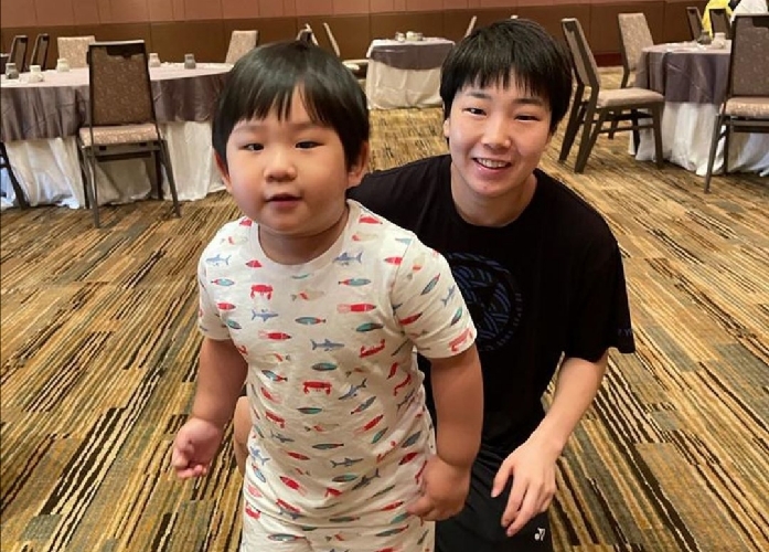 Menggemaskan! Begini Ekspresi Anak Marcus Gideon Foto Bareng Cici Akane Yamaguchi
