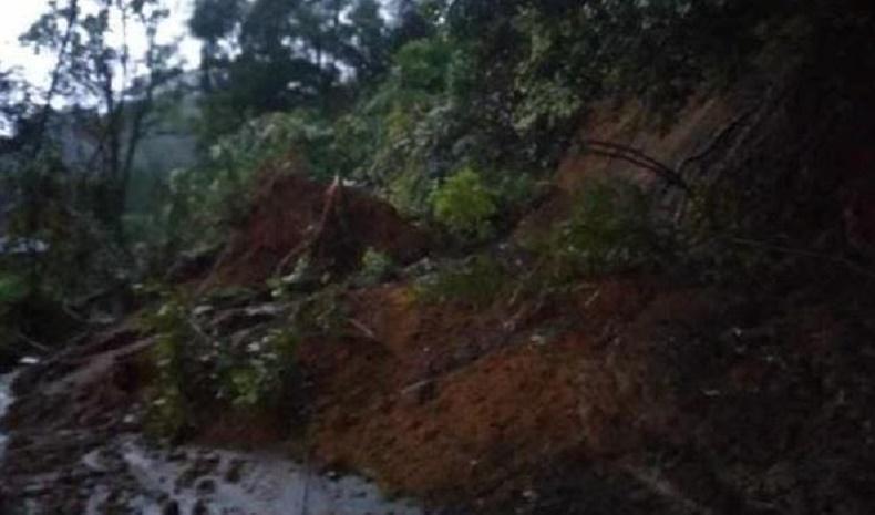 Longsor di Jalur Medan-Berastagi, Akses Jalan Lumpuh Total