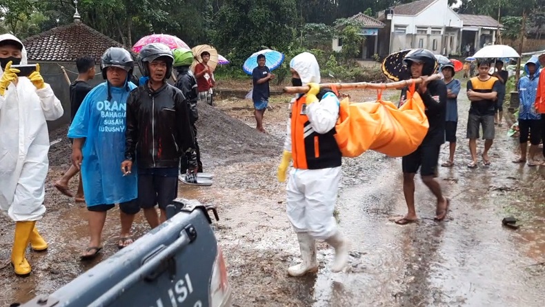 Hilang Sejak Pagi, Nenek Ditemukan Tewas dalam Selokan di Kawalu Tasikmlaya