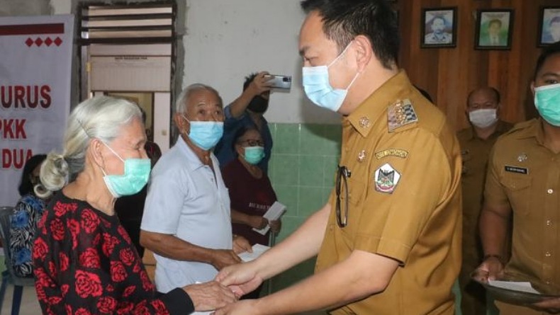 1.623 Warga Lanjut Usia di Kota Tomohon Terima Insentif Rp500.000 per Bulan