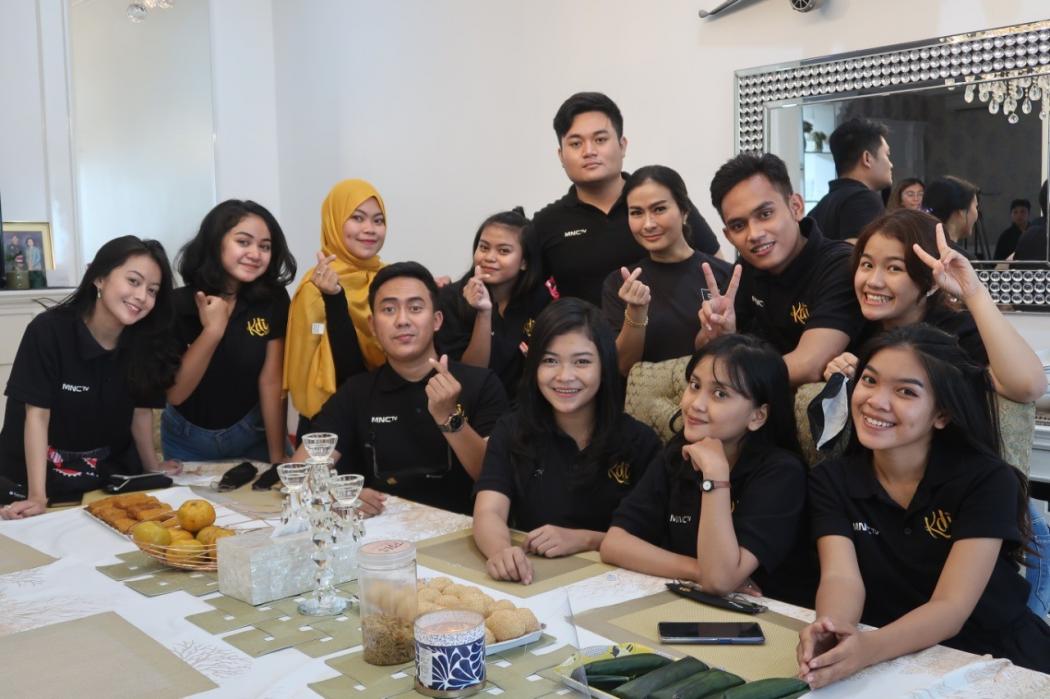 Dapatkan Pengalaman Berharga, 11 Kontestan KDI 2021 Berkunjung ke Rumah Juri Iis Dahlia