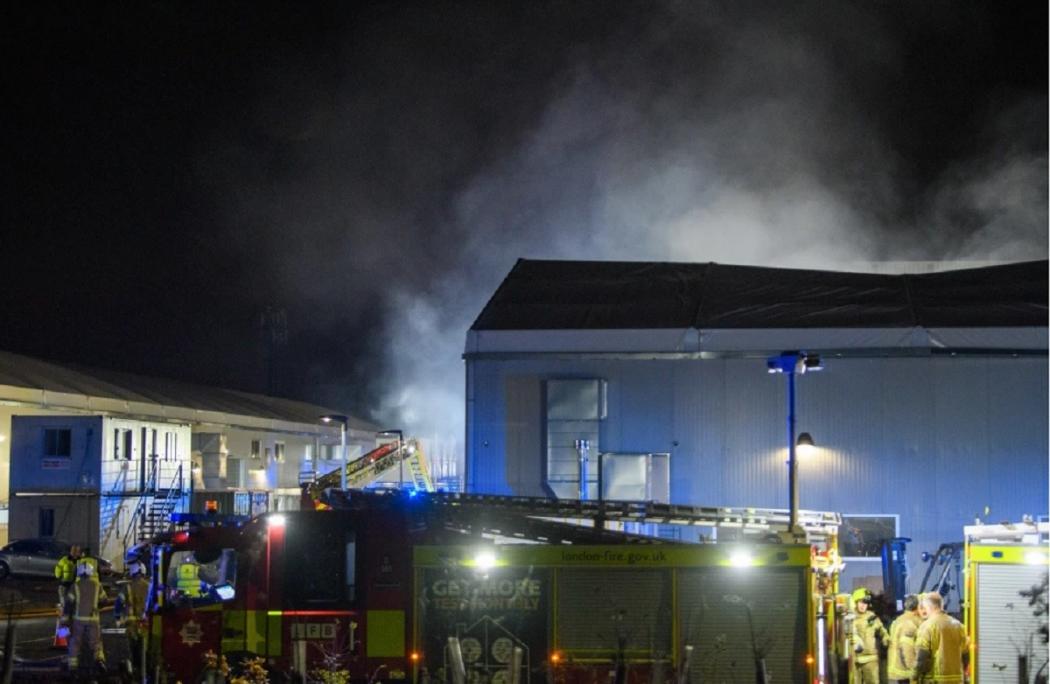 Studio Pinewood Kebakaran, Pernah Jadi Tempat Syuting James Bond dan Star Wars