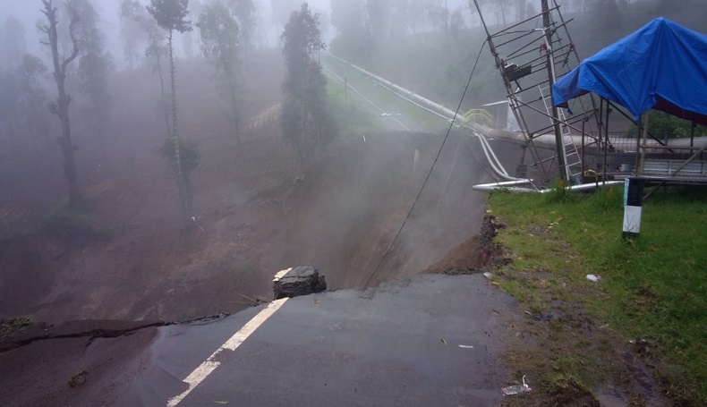 Longsor Sedalam 100 Meter, Akses Jalan ke Star Energy Garut Terputus 