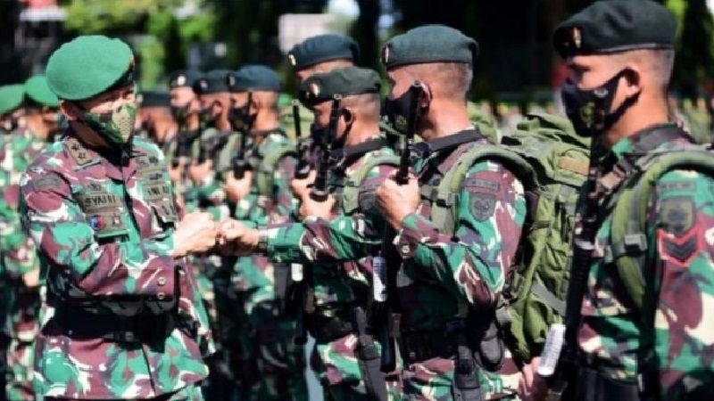Pangdam Hasanuddin Berikan Rumah untuk Prajurit TNI Berprestasi