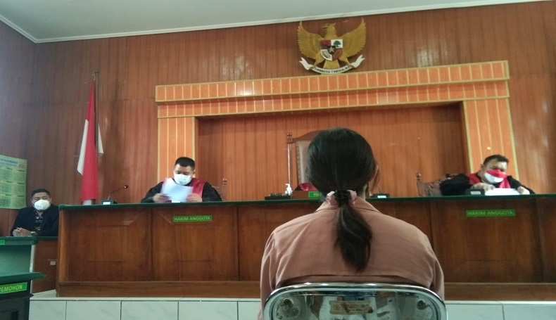 Sambil Menangis, Valencya Bacakan Pleidoi Minta Dibebaskan dari Tuntutan