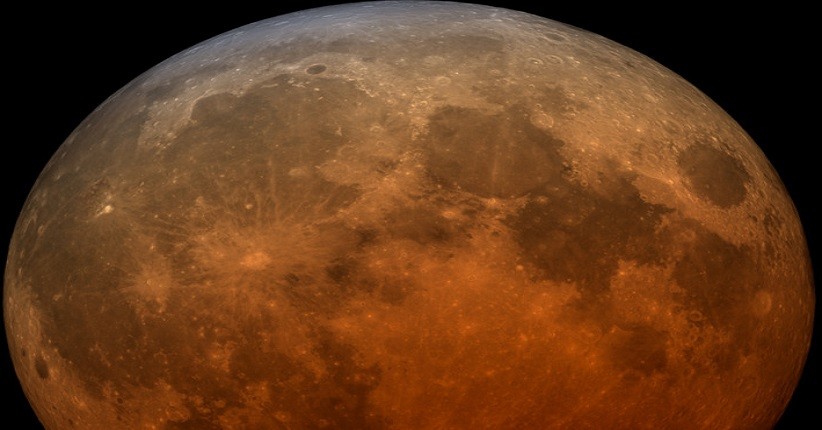 Potret Gerhana Bulan Sebagian Terlama Abad Ini