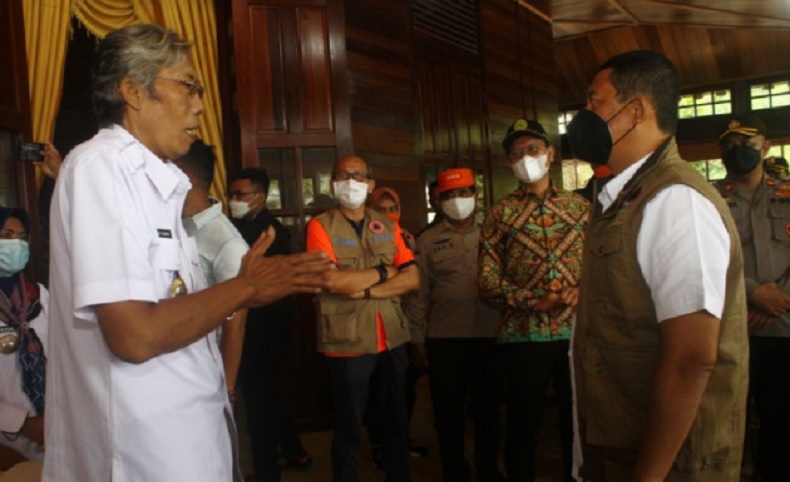 Banjir Sintang Belum Surut, Kepala BNPB: Rata-Rata Masih 80 Sentimeter