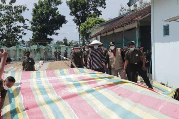 Petani Bantul Dilatih Manfaatkan Teknologi Penjemuran Hasil Pertanian