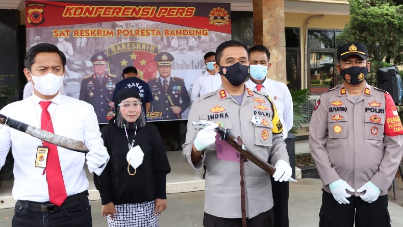 Tak Terima Diserempet, 2 Anggota Geng Motor Aniaya Pria Paruh Baya di Bandung 