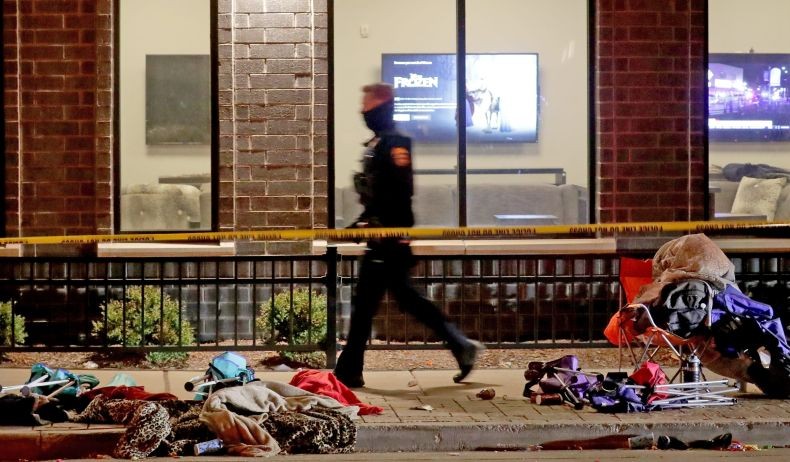 Kasus Mobil Seruduk Parade Natal di AS Bukan Terorisme, Pelaku Ternyata Tersangka KDRT