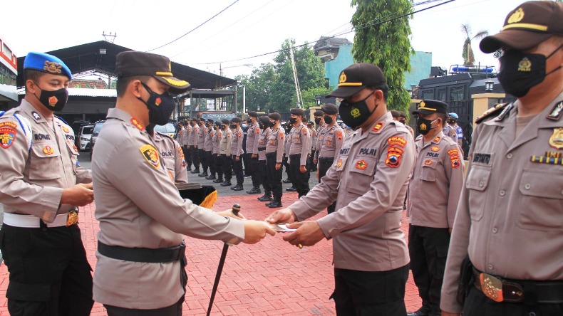 Kinerja Bagus Tangani Covid-19, 12 Kanit Binmas di Sukoharjo Dapat Penghargaan