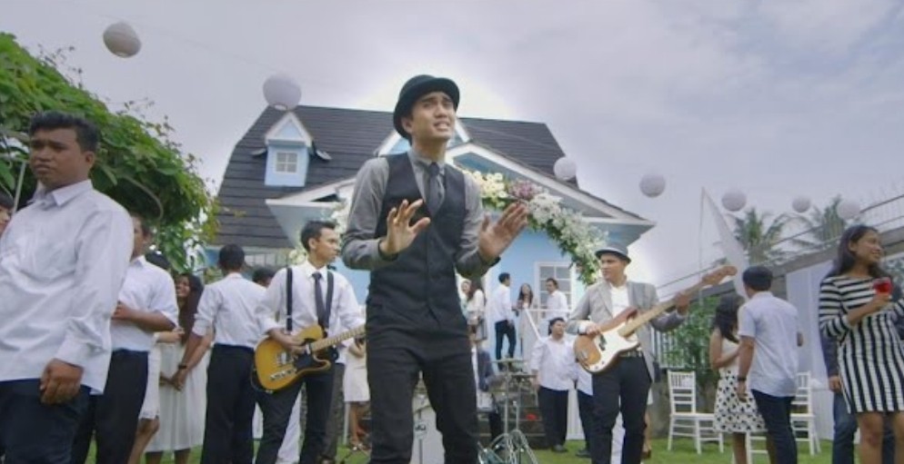 Chord Gitar dan Lirik lagu Sephia by Sheila On 7, Berbau Cerita Mistis 