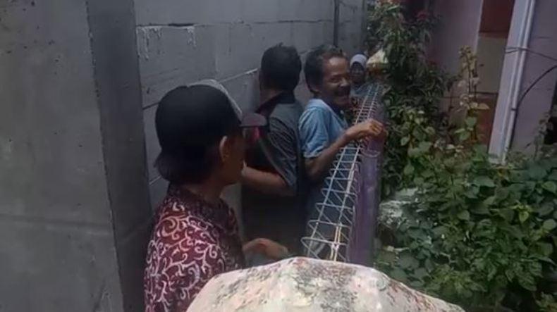 Begini Keresahan Warga di Brebes yang Nyaris Terisolasi Akibat Gang Sempit Tertutup Tembok 