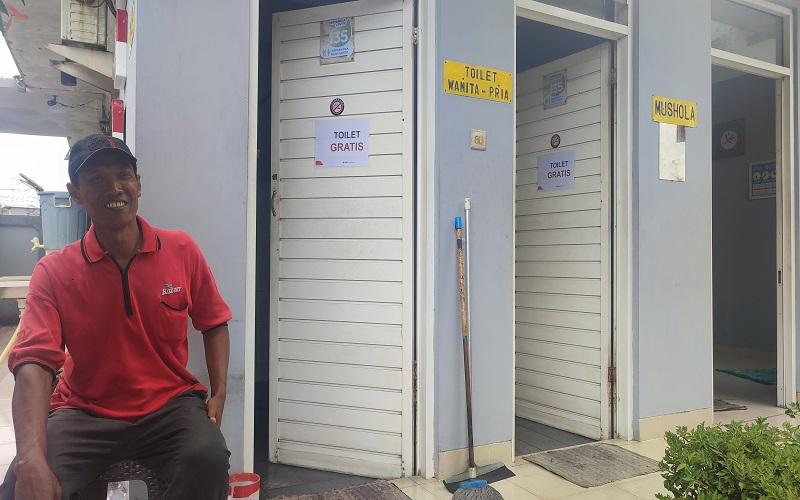 Ada Tanda Toilet Gratis di SPBU, Pendapatan Penjaga Toilet Turun