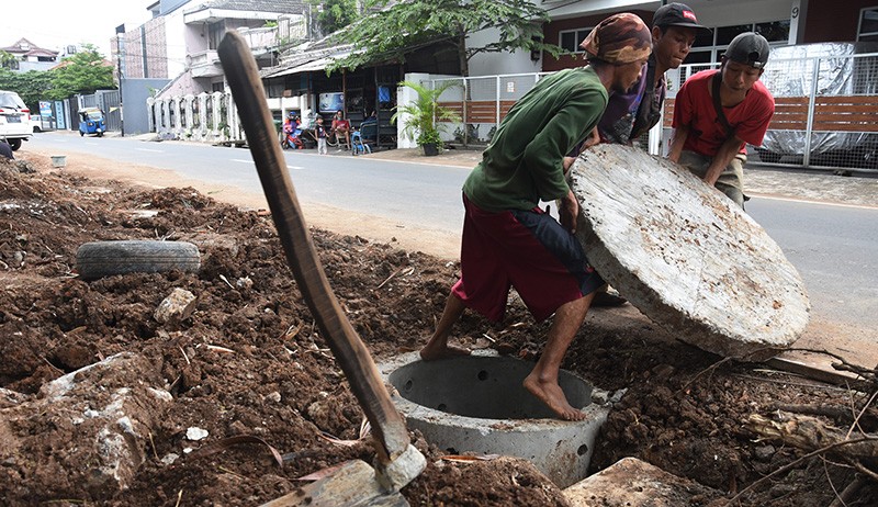 Evaluasi Pembangunan Sumur Resapan, Anies Minta Kerja Kontraktor Diawasi