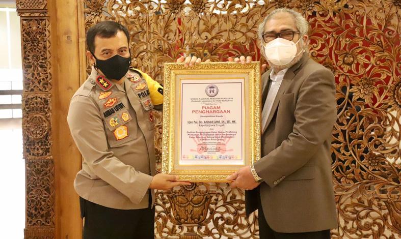 Ungkap Berbagai Kasus, Kapolda Jateng Dapat Penghargaan dari Komnas Perlindungan Anak  