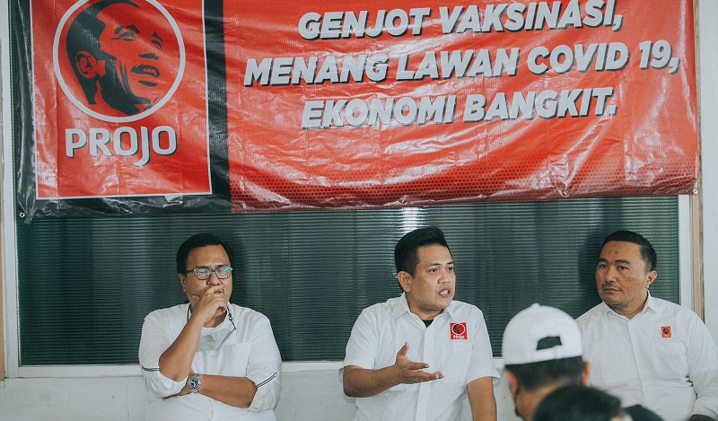 Relawan Ganjar Pranowo Mania Bubarkan Diri, Projo : Dia Kesusu Tak Ikuti Arahan Presiden