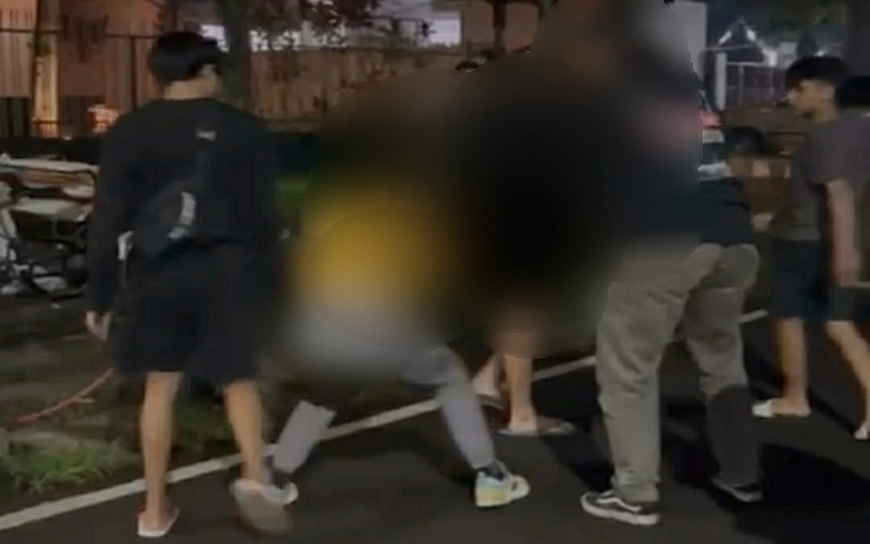 Malang Gempar Lagi, Remaja Dikeroyok lalu Direkam